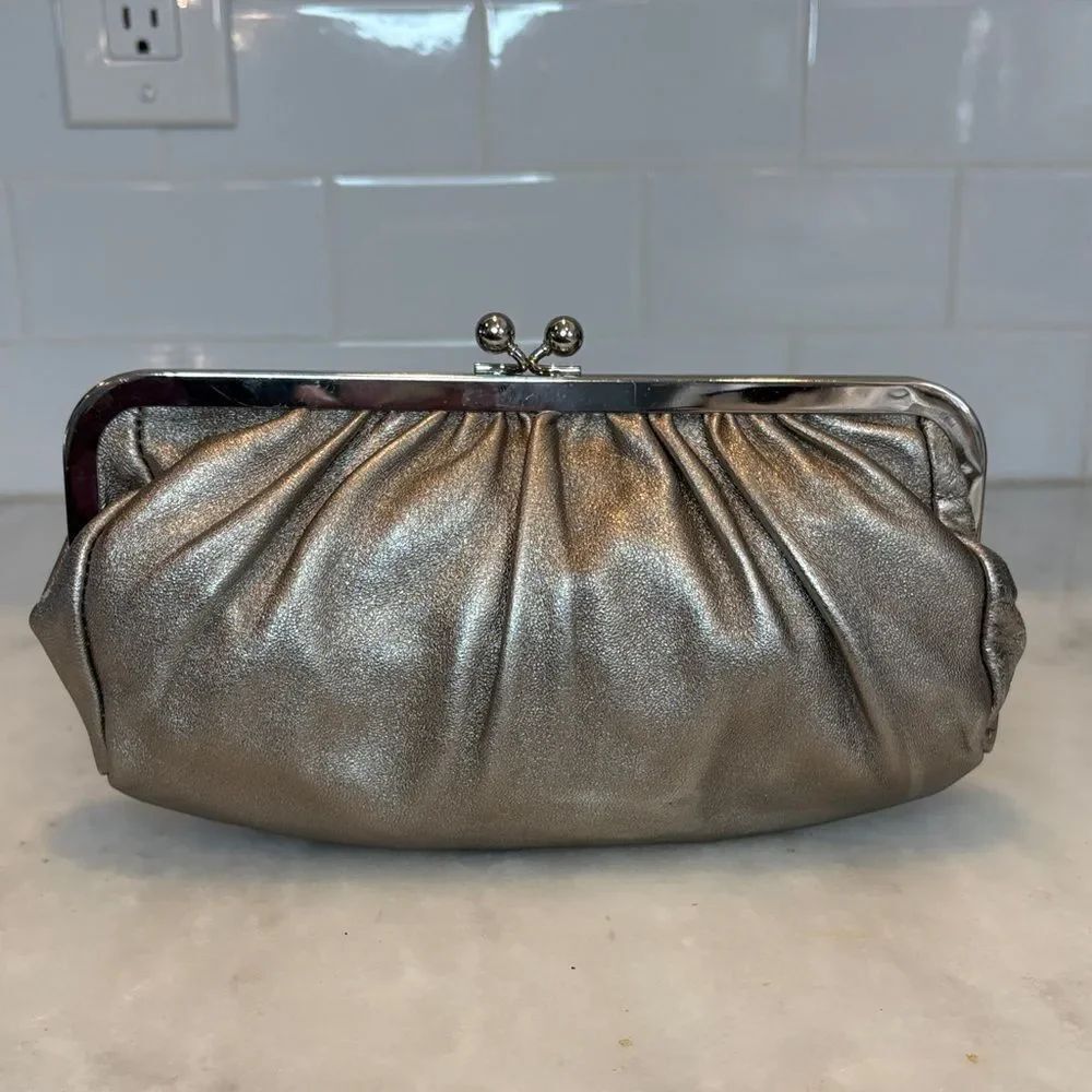 Express Kiss Lock Metallic Purse Bag Silver Genuine Leather Frame Clutch